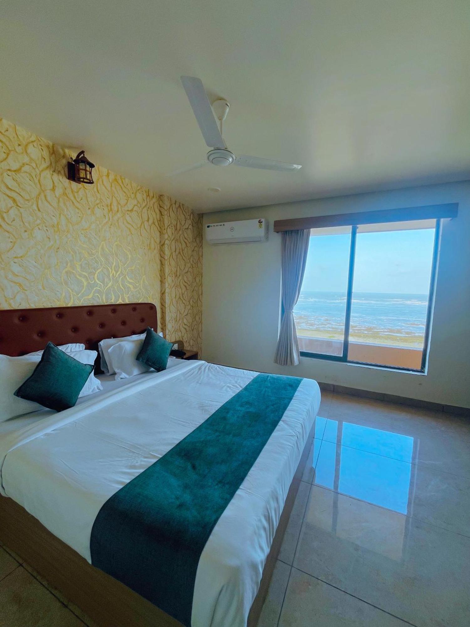 The Sky Comfort Beach Hotel, Dwarka Exterior photo