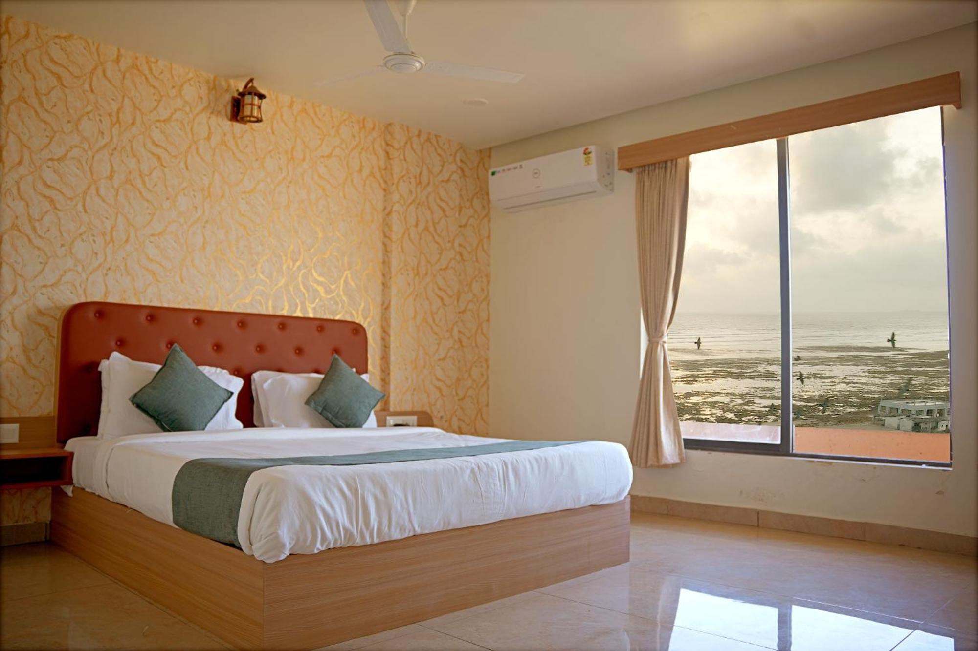 The Sky Comfort Beach Hotel, Dwarka Exterior photo